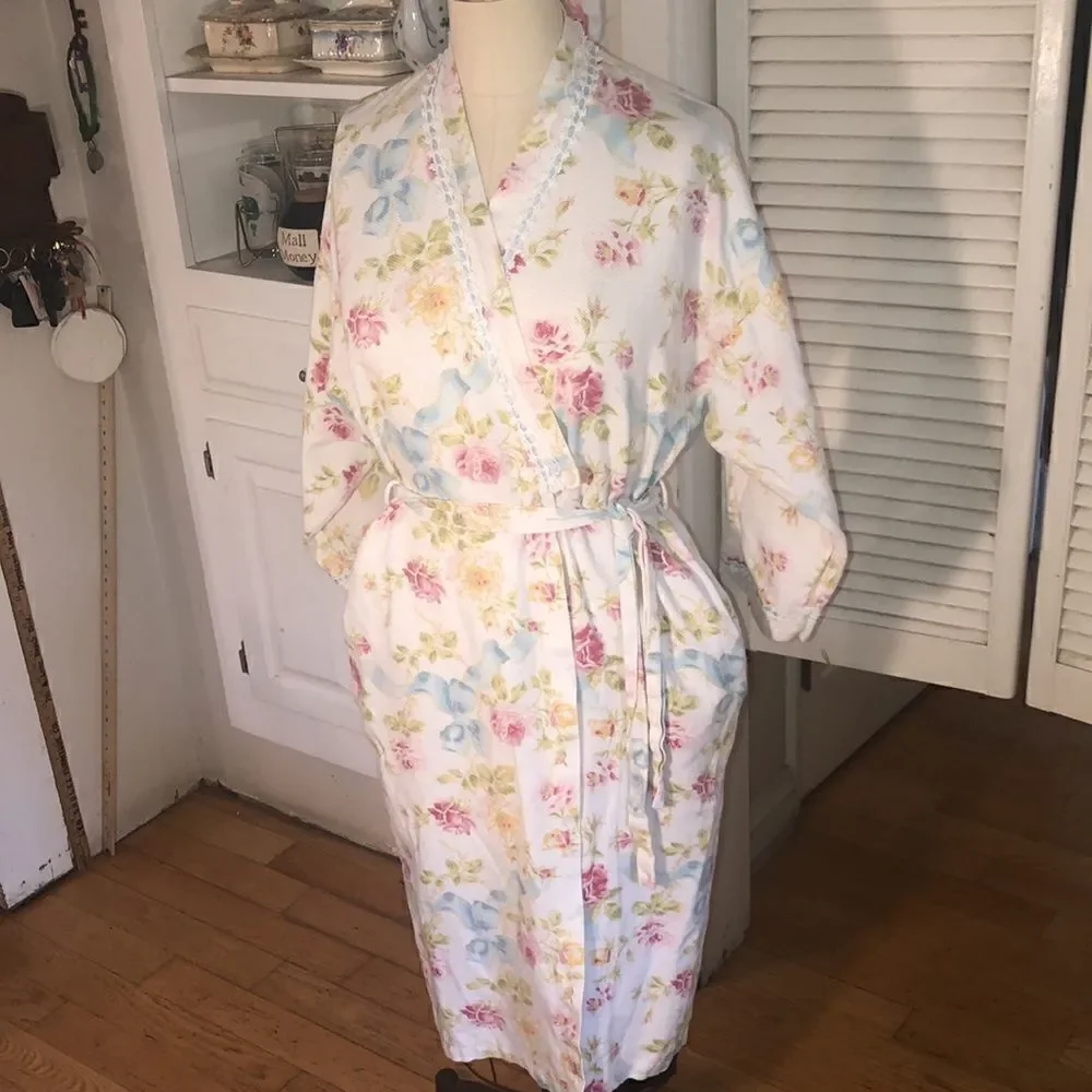 Christian Dior Vintage 1980s Floral Robe 2 Pockets Modesty Button Lace Detail